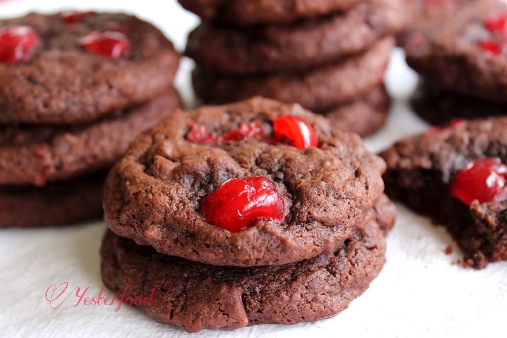 Yesterfood double chocolate cherry cookies