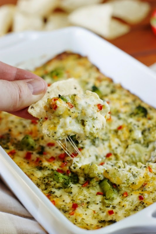 Cheesy-Hot-Broccoli-Dip