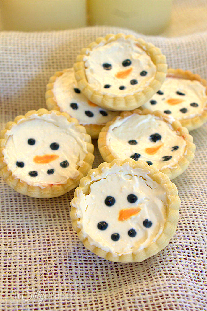 Snowman-Cherry-Cheesecake-Minis