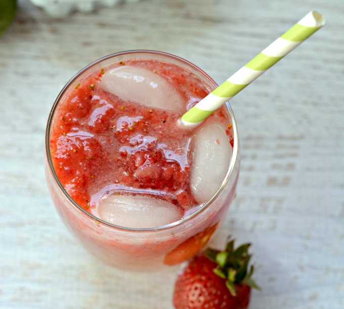 Easy-Strawberry-Limeade-Recipe