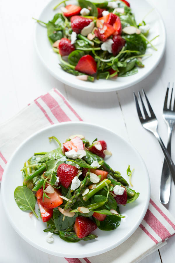 Strawberry-Spinach-and-Asparagus-Salad_7414