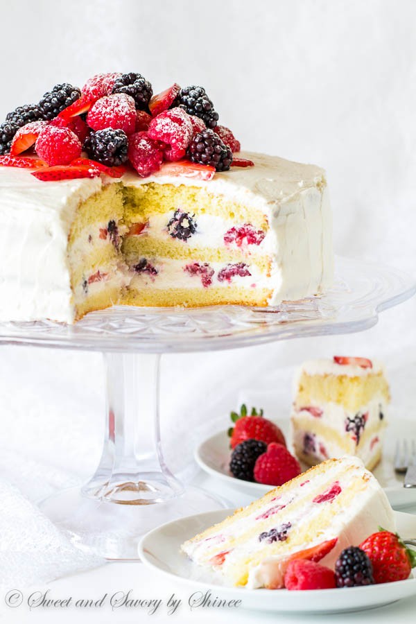 Berry-Chantilly-Cake