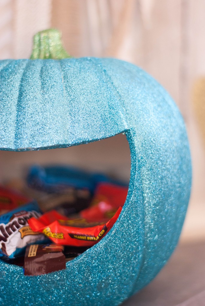 glitter-pumpkin-candy-holders
